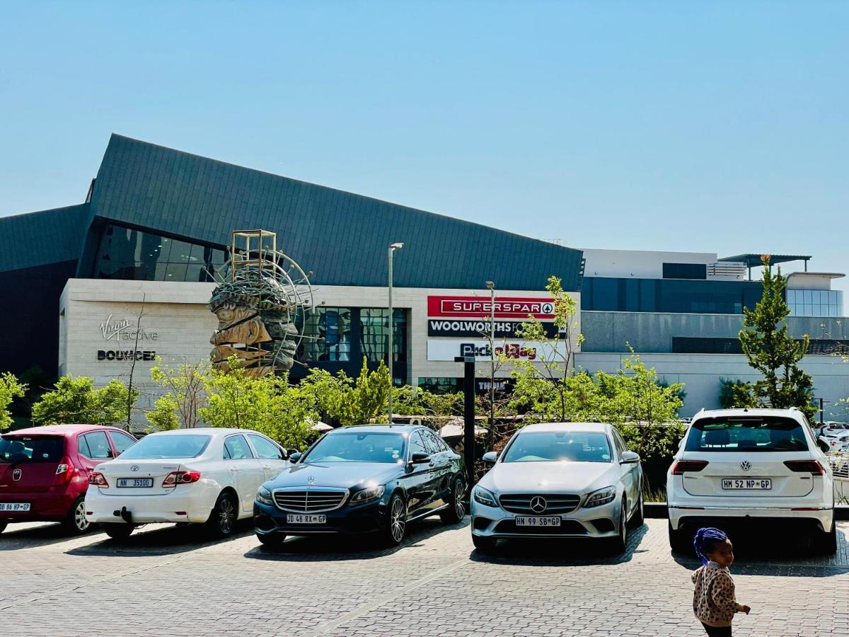Menlyn Maine Trilogy Hotel พริทอเรีย ภายนอก รูปภาพ