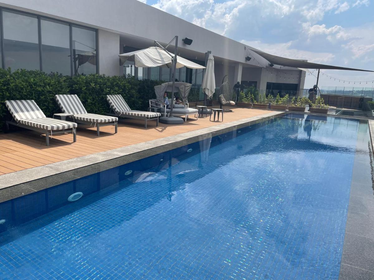 Menlyn Maine Trilogy Hotel พริทอเรีย ภายนอก รูปภาพ