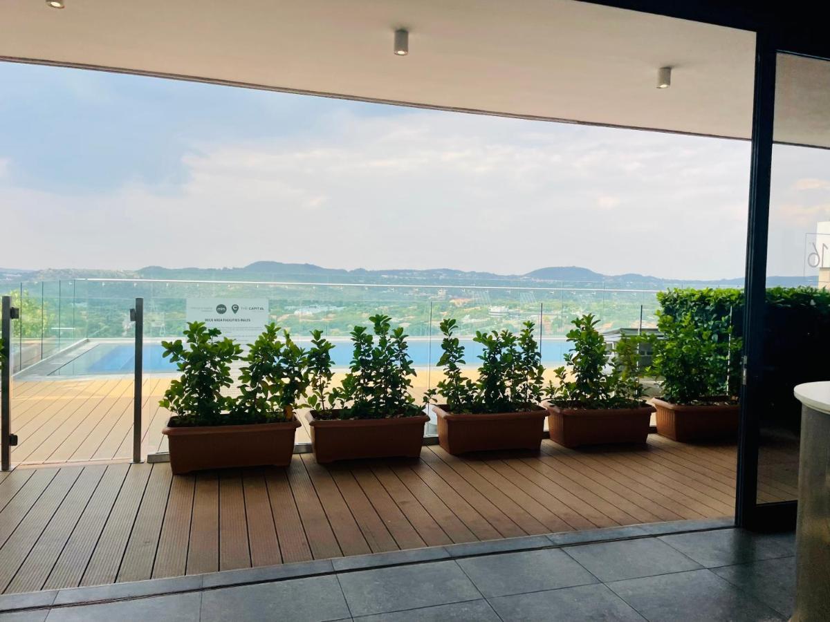Menlyn Maine Trilogy Hotel พริทอเรีย ภายนอก รูปภาพ