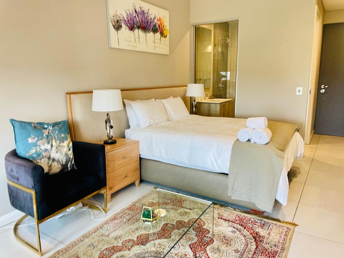 Menlyn Maine Trilogy Hotel พริทอเรีย ภายนอก รูปภาพ