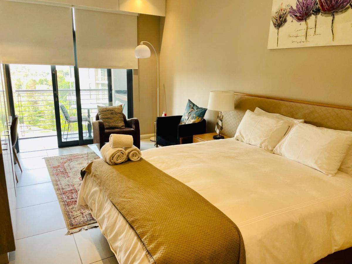Menlyn Maine Trilogy Hotel พริทอเรีย ภายนอก รูปภาพ
